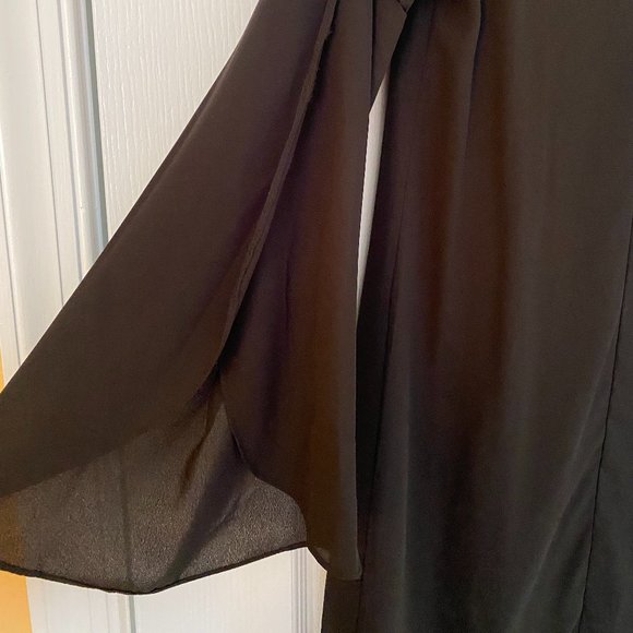 Design Lab Black Bell Sleeve Dress (S) - Picture 3 of 7